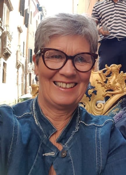 Jan  Dooney